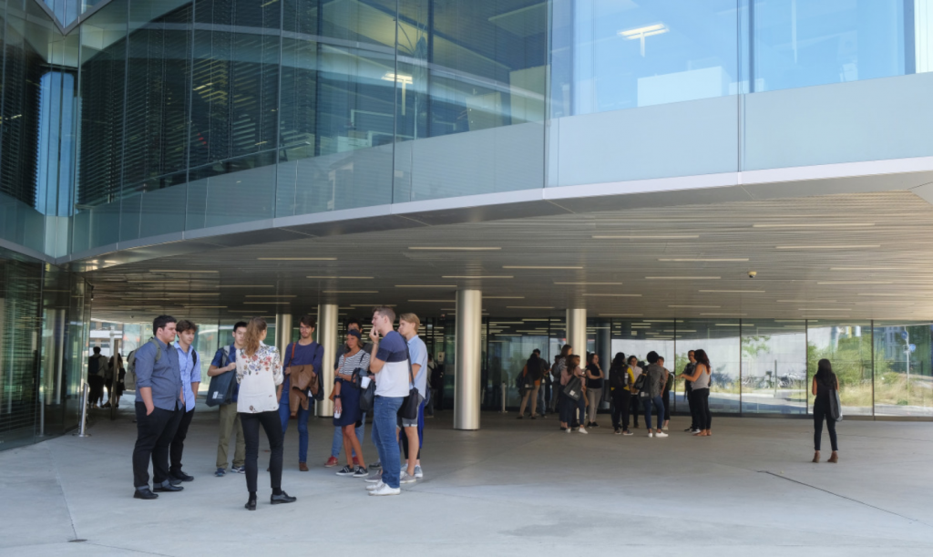 student maison de la paix