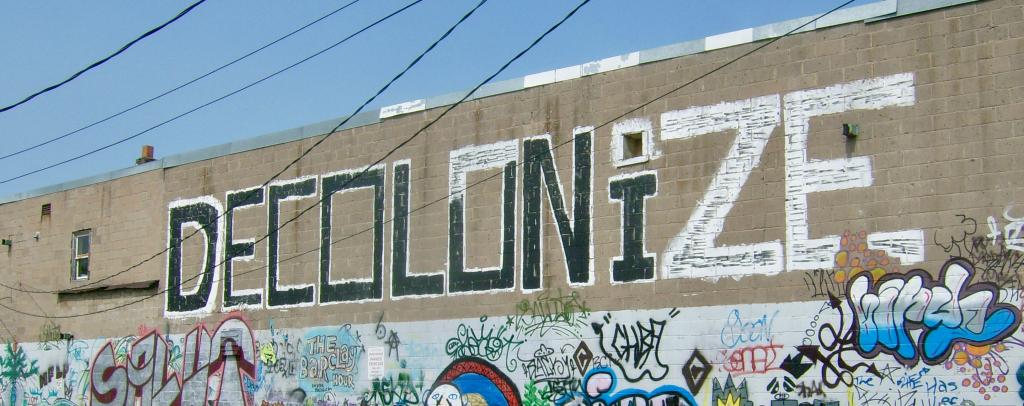 Decolonize graffiti