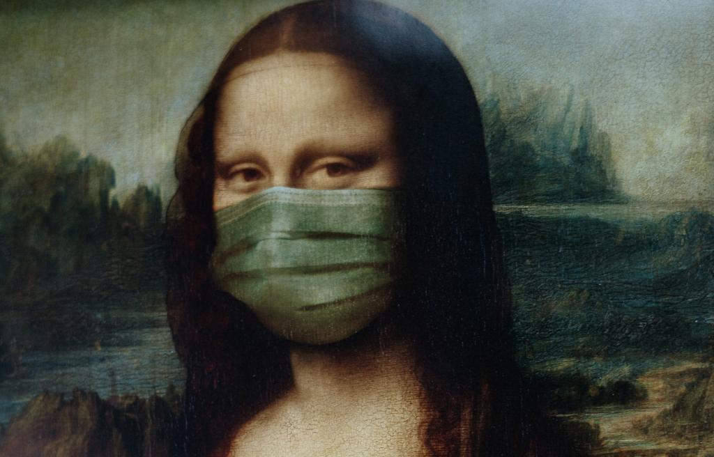 Image of the Mona Lisa with a face mask