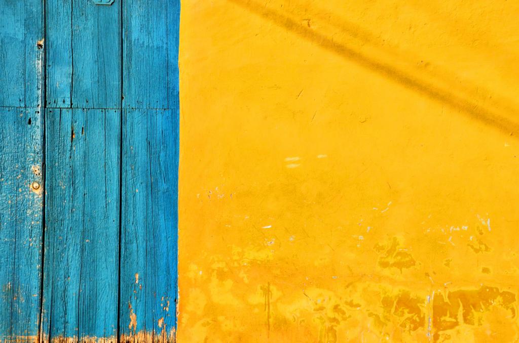 GMC_2021_Cuban yellow and blue wall