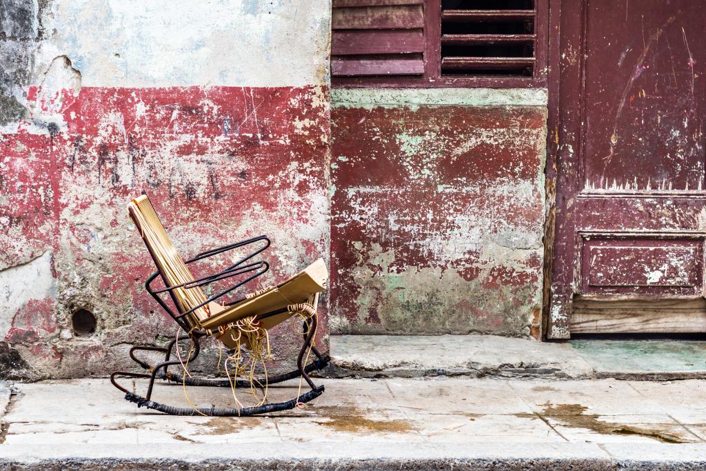 Rocking chair, wall, Havana