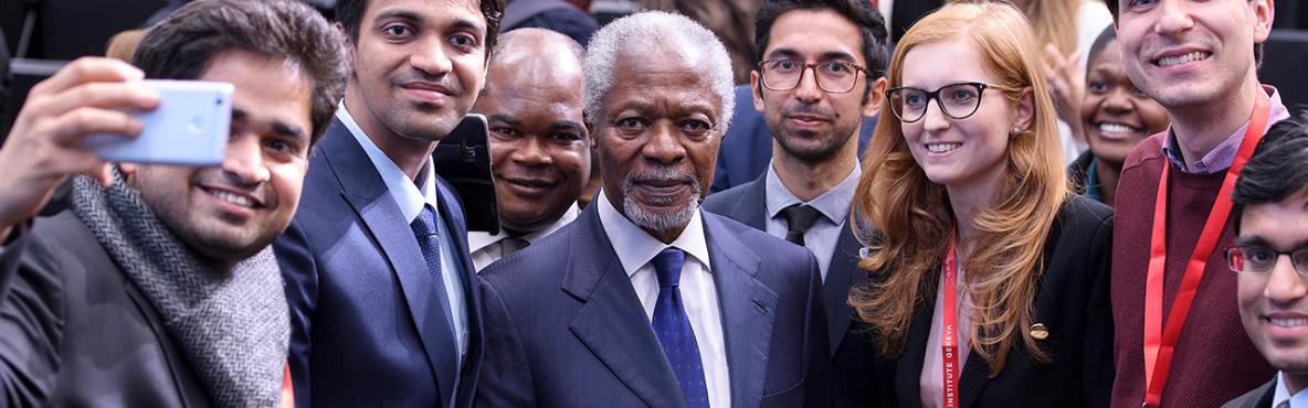 banner Koffi Annan with Students