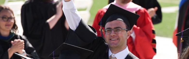 Adnan Sose's parents left Bosnia & Herzegovina to take their chances as refugees in the United States. Growing up in the US, Adnan often found himself engaging with his roots, eventually choosing to study international affairs at the Graduate Institute. 