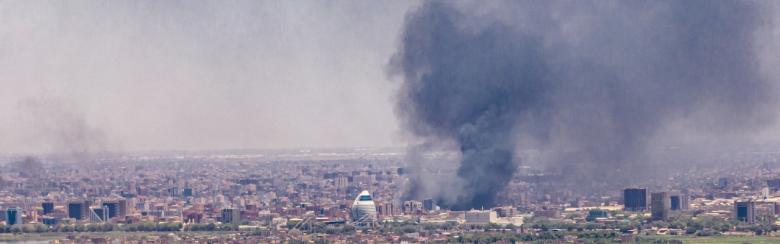 Photo showing the sky of Khartoum sintered with smoke as a result of clashes between the armed forces. 3 May 2023.