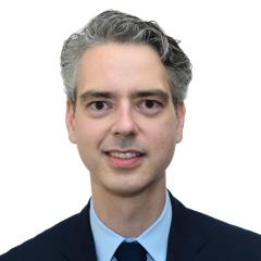Alexander-Raabe-headshot.jpg